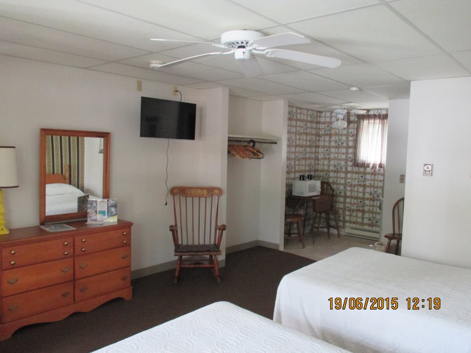 Comfortable rooms inside the Long Beach Motor Inn