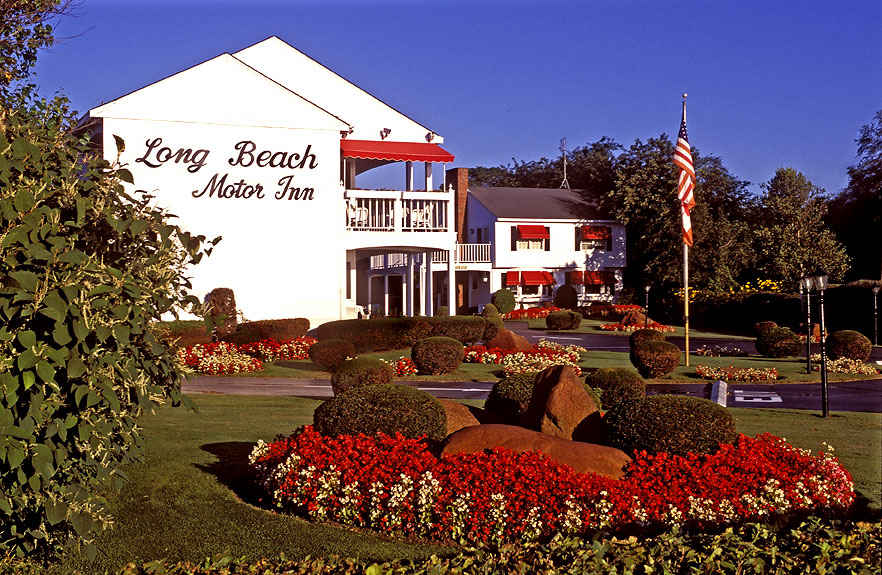 Main buildings of the Long Beach Motor Inn